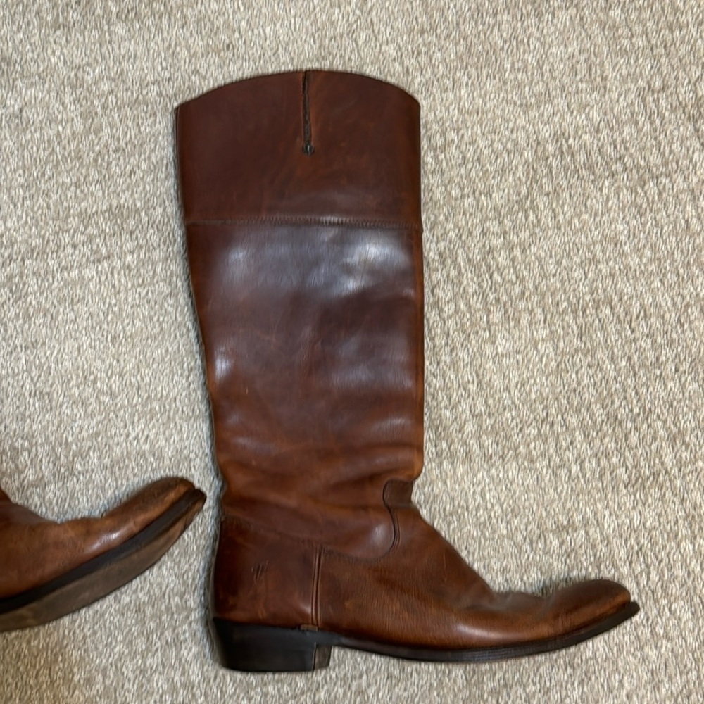 Frye tall boots, size 10😎